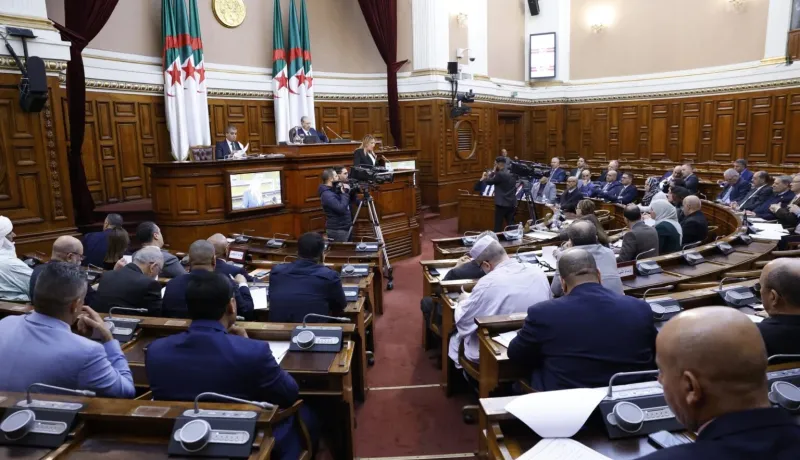 مجلس الأمة يعلن تعليق علاقاته مع مجلس الشيوخ الفرنسي فوراً
