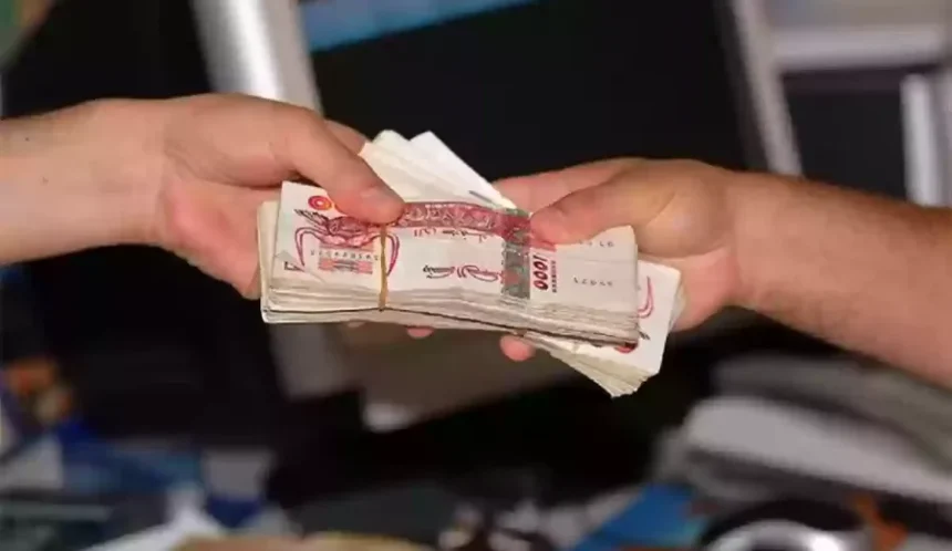 دفع رواتب شهر مارس.. وزارة المالية توضّح