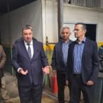 وزير النقل يقوم بزيارة ميدانية مفاجئة لمؤسسة إيتوزا لتفقد سير العمل