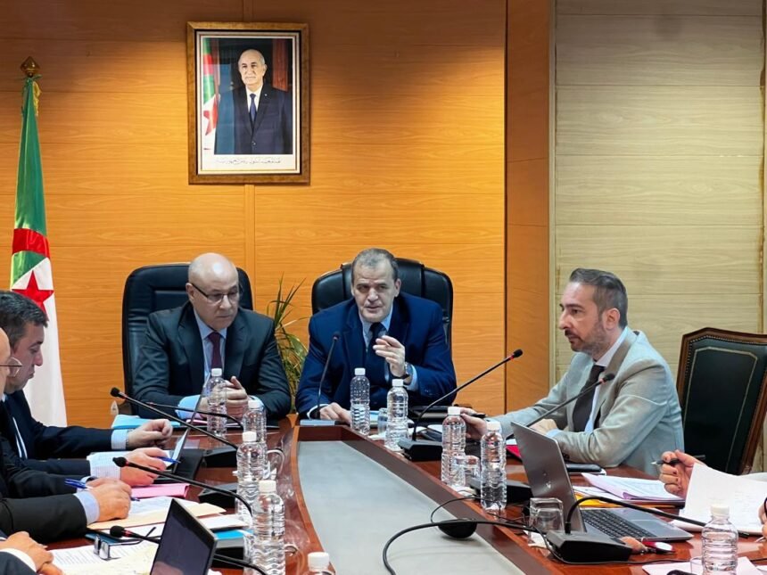 اجتماع تنسيقي بين رزيق، زيتوني ومولى لضمان تموين مستمر للسوق الوطنية