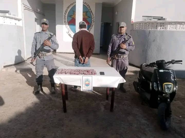 المغير.. إحباط محاولة تهريب 7485 قرص مهلوس على متن دراجة نارية