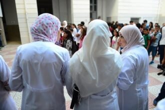 تخفيض سن التقاعد لمعلمي وأساتذة الأطوار الثلاثة