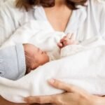 تمديد عطلة الأمومة .. وزير العمل يكشف الجديد 