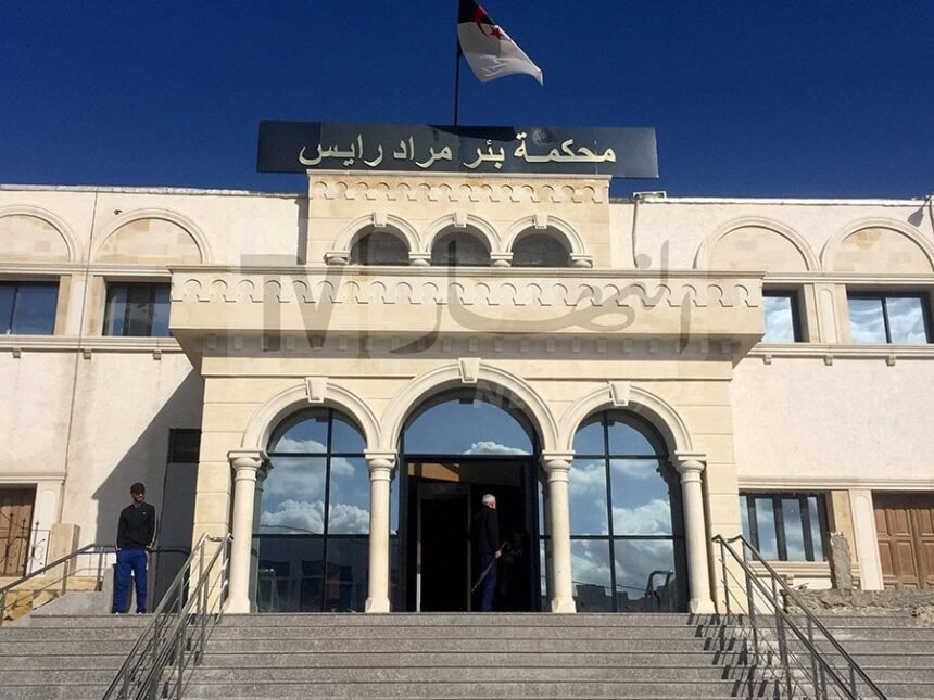 توقيف ثلاثة أفارقة من بينهم إمرأة من جنسية مالية بعد طرحهم اوراق نقدية مزورة بالدولار