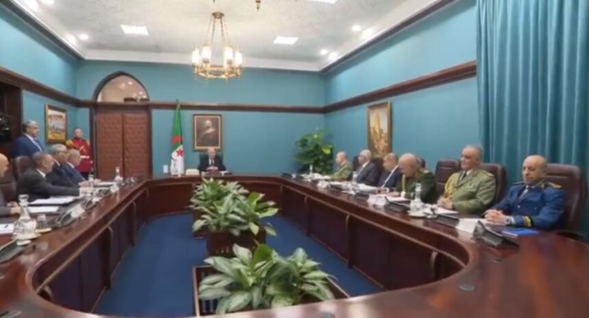 رئيس الجمهورية يترأس إجتماعا للمجلس الأعلى للأمن
