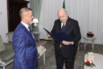 رئيس الجمهورية يتلقى دعوة لحضور القمة العربية ببغداد
