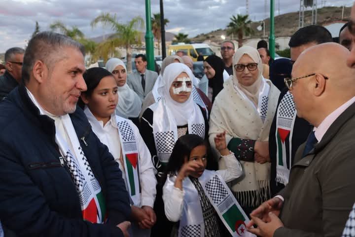 زيارة تضامنية لوزير المجاهدين لجرحى غزة ببرج بوعريريج