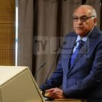 عطاف يوقع على سجل التعازي إثر وفاة البابا فرنسيس