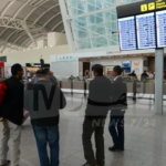 كاميرات مطار الجزائر تُطيح بعونين يسرقان حقائب المسافرين!