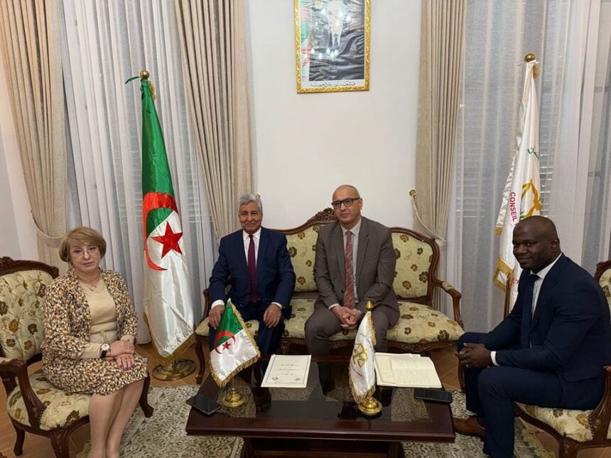 لقاء بين خلفان وزعلاني لبحث تمكين المرأة في الحياة السياسية وتعزيز ثقافة الانتخاب