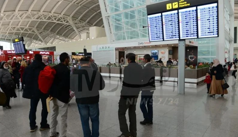 مطار الجزائر.. توقيف مسافر متلبسا بحيازة بطاقة إقامة بولندية مزوّرة