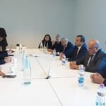 وزير الطاقة والمناجم والطاقات المتجددة عرقاب يتحادث مع نظيره المصري