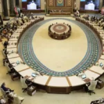 القمة العربية تطالب بالضغط الدولي لوقف إراقة الدماء في قطاع غزة