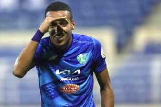 بن دبكة ضمن تشكيلة الأسبوع في دوري “روشن”