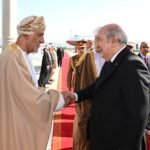 رئيس الجمهورية يُودع سلطان عمان بمطار الجزائر