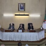 رزيق يسلّم وثائق التوطين البنكي لمستوردي الموز 