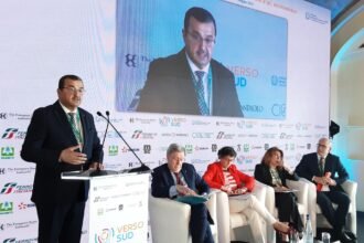 وزير الطاقة يشارك في جلسة رفيعة المستوى بإيطاليا