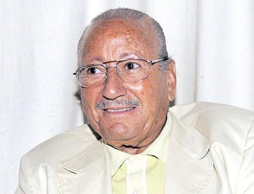وفاة المخرج والمنتج محمد لخضر حمينة