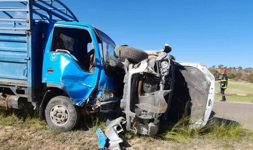 وفاة شيخ إثر إصطدام شاحنتين وسيارة بسيدي بلعباس