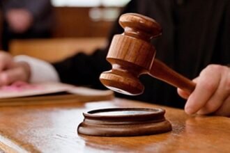 التماس 5 سنوات حبسا لشخصان اتهما بالنصب في صفقة بيع سيارة بورش