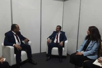 الجزائر ومصر يبحثان تجسيد مشاريع استثمارية مشتركة