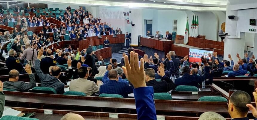 المصادقة على قانون تخفيض سن التقاعد لعمال قطاع التربية