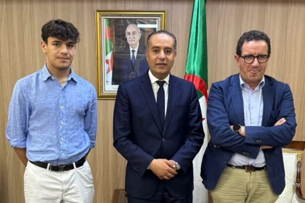 الوزير صادي يستقبل البطل الجزائري في الفورمولا سامي ليو روبنسون