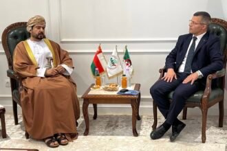 خط بحري وأسطول صيد ومصنع للسيارات.. مشاريع هامة بين الجزائر وعمان