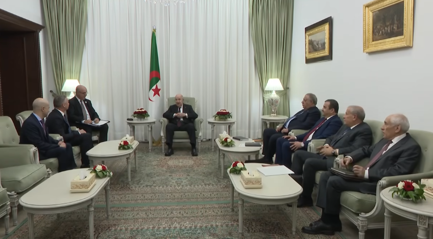 رئيس الجمهورية يستقبل وفدا عن الشركة الأمريكية إكسون موبيل