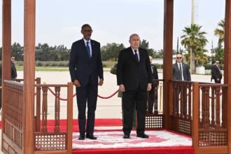 رئيس جمهورية رواندا يغادر الجزائر