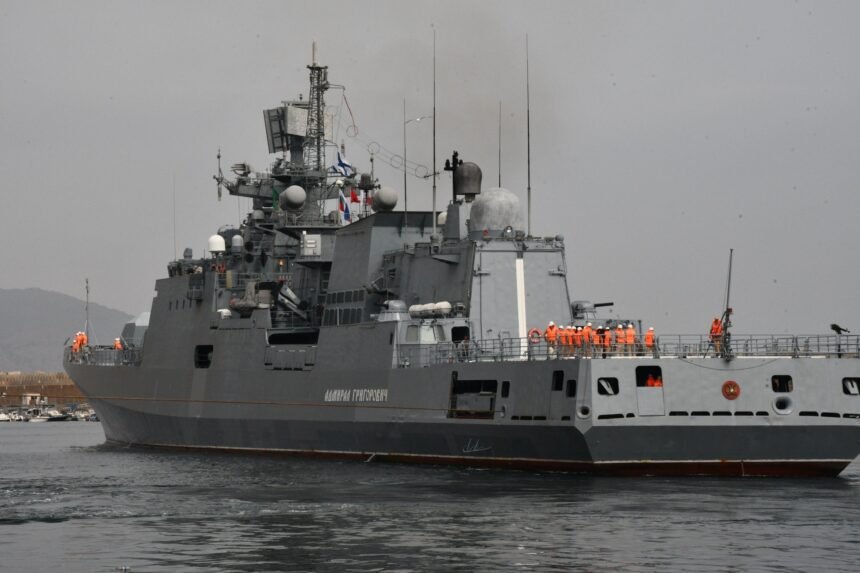 رسو الفرقاطة Admiral Grigorovitch بميناء وهران