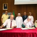 عميد جامع الجزائر يتسلم مكتبة الشّيخ يخلف بوعناني وقفًا على “دار القرآن”