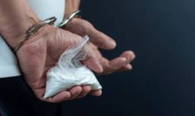 غليزان: توقيف مُروّج للمخدرات وحجز كمية من الكوكايين