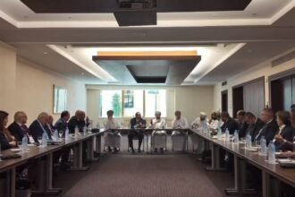 مولى يتباحث مع  وزير التجارة والصناعة وترويج الاستثمار العماني