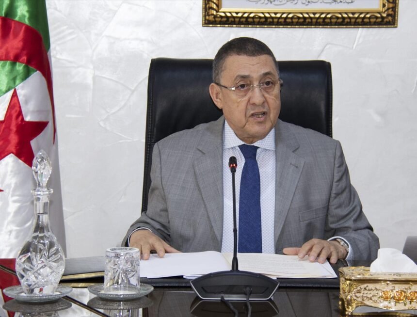 وزير الداخلية يستقبل وزير العدل والشرطة السويسري