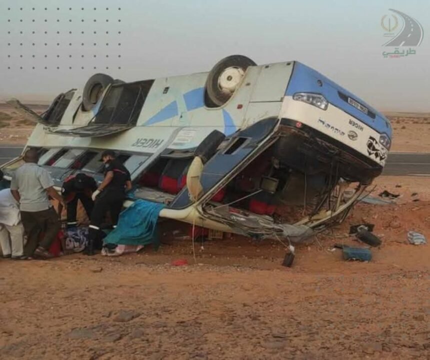16 جريحا إثر انقلاب حافلة في بني عباس