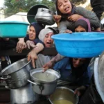 تفاقم المجاعة في غزة.. 20 فلسطينيًا يفقدون حياتهم خلال يومين
