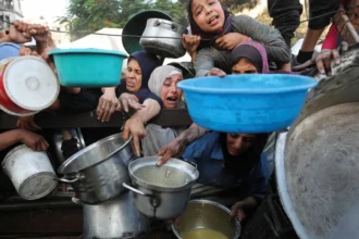 تفاقم المجاعة في غزة.. 20 فلسطينيًا يفقدون حياتهم خلال يومين