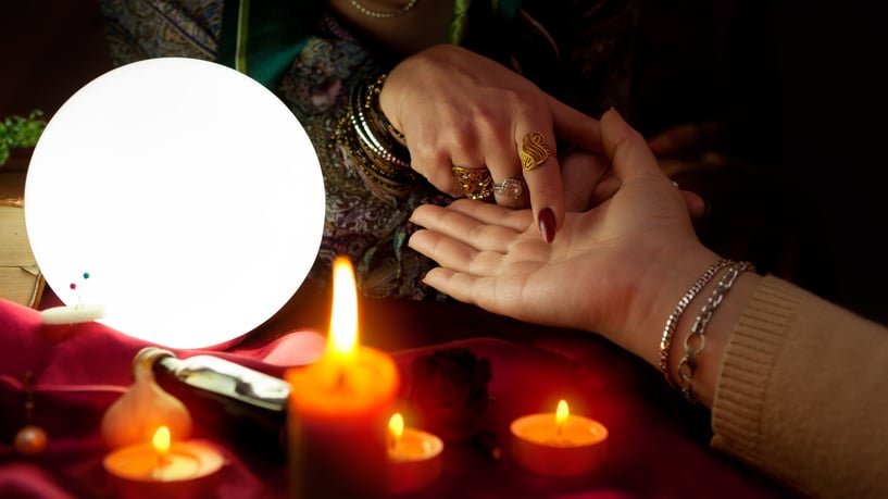 6 سنوات حبسا لمشعوذ يمارس السحر تحت غطاء “الرقية”