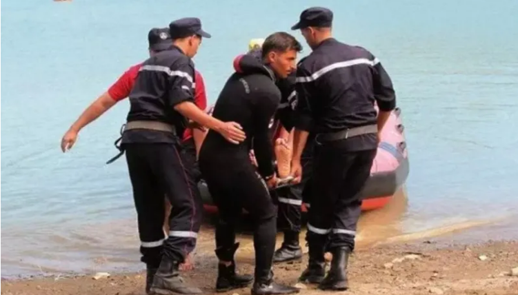 إنتشال جثة غريق من البحر في بومرداس