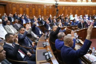 التصويت بالأغلبية على القانونين المتعلقين بالتأمينات الإجتماعية والتقاعد