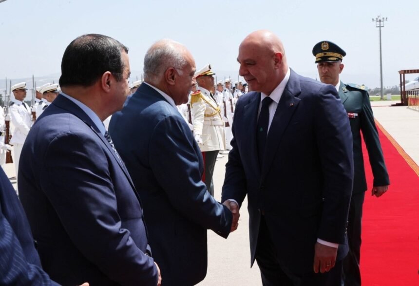 الرئيس اللبناني يزور كاتدرائية السيدة الإفريقية بالعاصمة