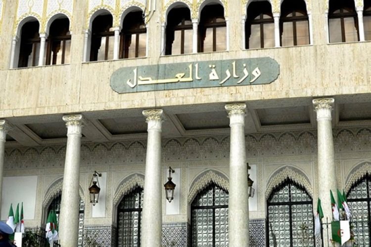 الكترونيا..تمكين “الزماڤرة” من استخراج شهادة الجنسية الجزائرية