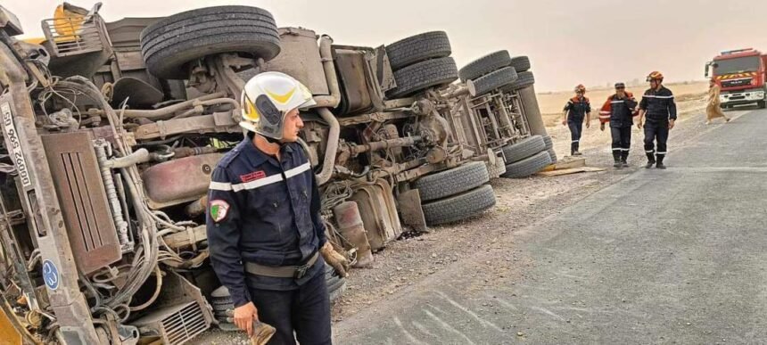 بسكرة.. قتيل وجريح في انحراف وانقلاب شاحنة بالوطاية