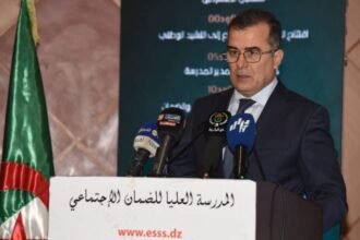 بن طالب يشرف على مراسم حفل تخرج الدفعة العاشرة لطلبة المدرسة العليا للضمان الاجتماعي