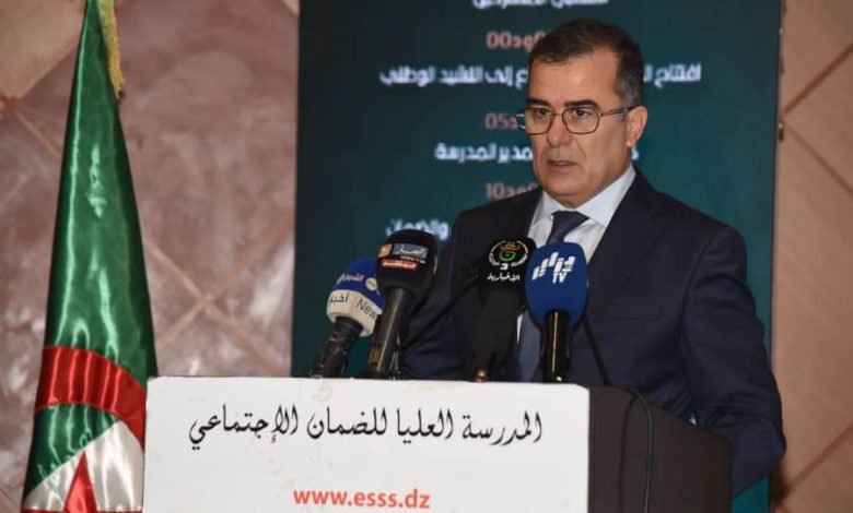 بن طالب يشرف على مراسم حفل تخرج الدفعة العاشرة لطلبة المدرسة العليا للضمان الاجتماعي