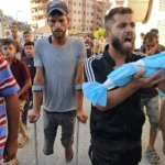 تفاقم المجاعة في غزة.. 20 فلسطينيًا يفقدون حياتهم خلال يومين