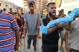تفاقم المجاعة في غزة.. 20 فلسطينيًا يفقدون حياتهم خلال يومين