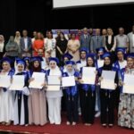 جامعة وهران: تخرج الدفعة الأولى من حاملي الليسانس المهنية في إدارة وحدات الإنتاج برعاية “ستيلانتيس”