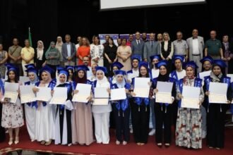 جامعة وهران: تخرج الدفعة الأولى من حاملي الليسانس المهنية في إدارة وحدات الإنتاج برعاية “ستيلانتيس”
